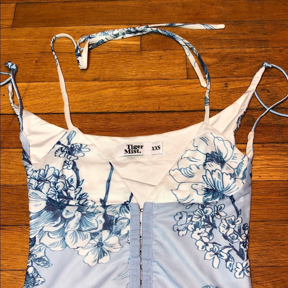 Tiger Mist Cambell Mesh Corset Crop Top in Ceramic Floral Blue, US size 0 - Picture 4 of 14